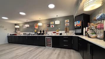 Free daily continental breakfast
