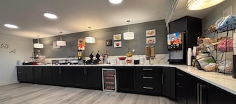 Ramada by Wyndham Springfield North