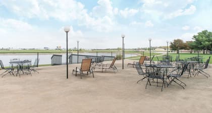 Ramada by Wyndham Springfield North