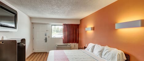 Desk, free WiFi, bed sheets