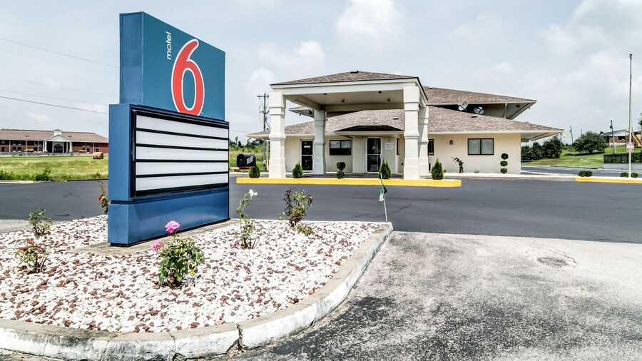 Motel 6 Berea, KY