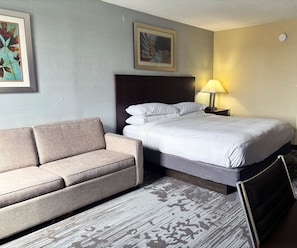 1 bedroom, premium bedding, in-room safe, desk