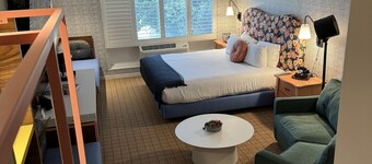 The Adler a Hollywood Hills Hotel