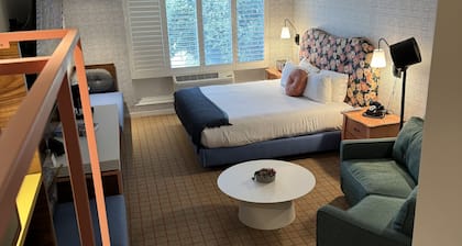 The Adler a Hollywood Hills Hotel