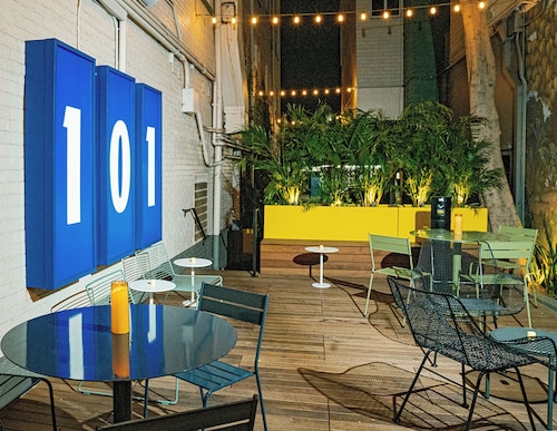 The Hollywood Franklin Hotel near Universal Studios