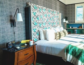 1 bedroom, Frette Italian sheets, premium bedding, down comforters