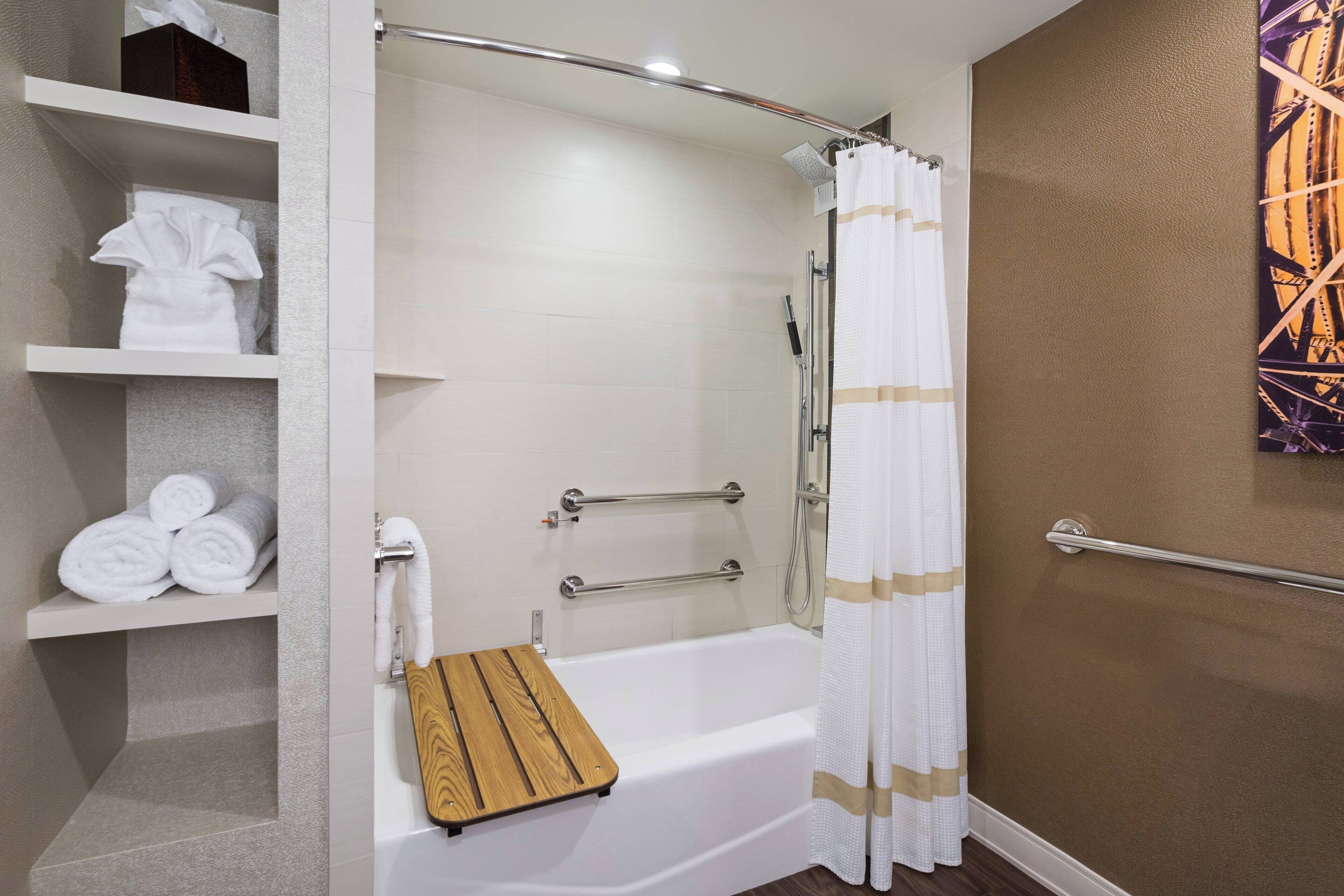 combined shower/bathtub, free toiletries, hair dryer, towels
