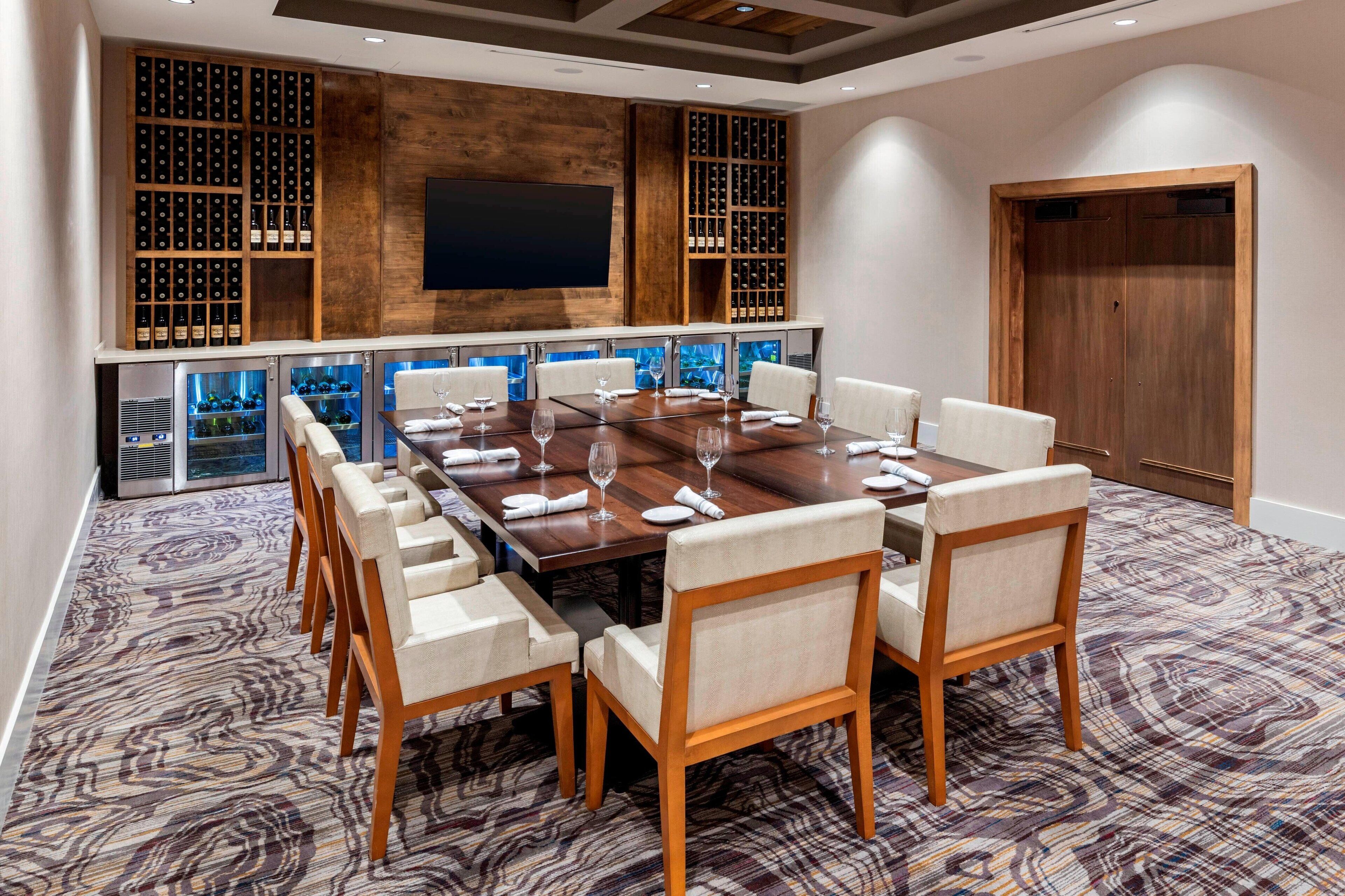 breakfast, lunch and dinner served