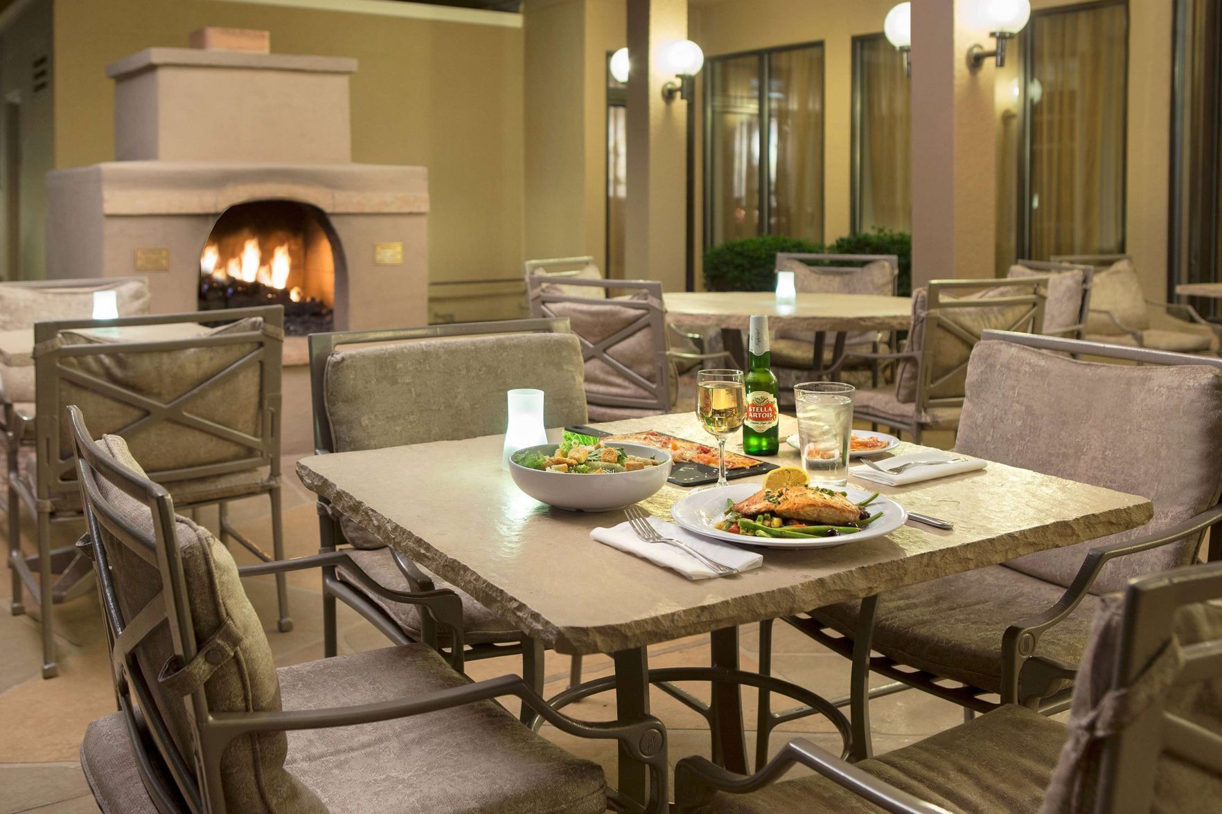 Dining | Breakfast and dinner served