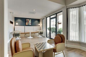 Lobby lounge - Sonesta Select Scottsdale at Mayo Clinic Campus (Scottsdale)