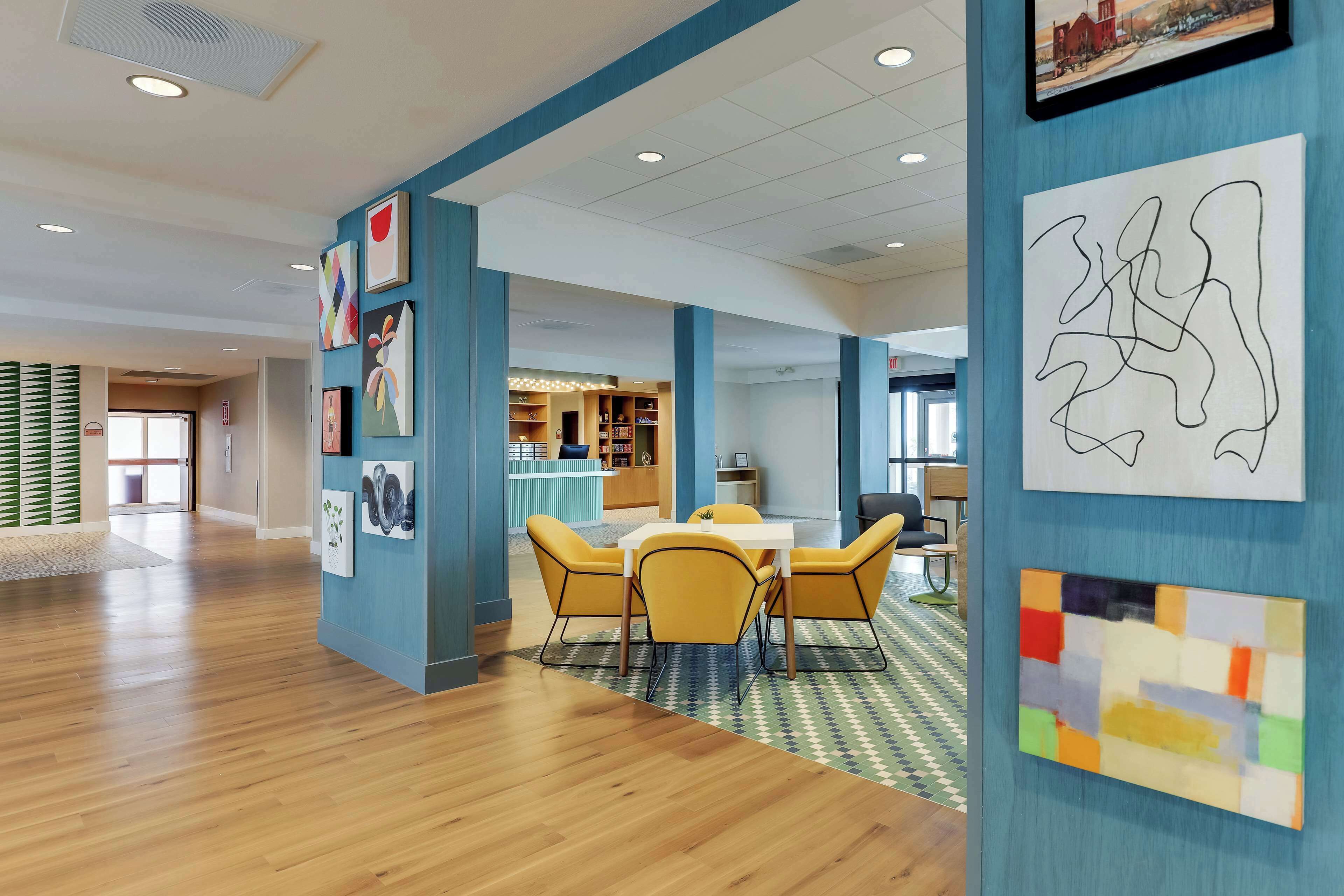 breakfast and dinner served