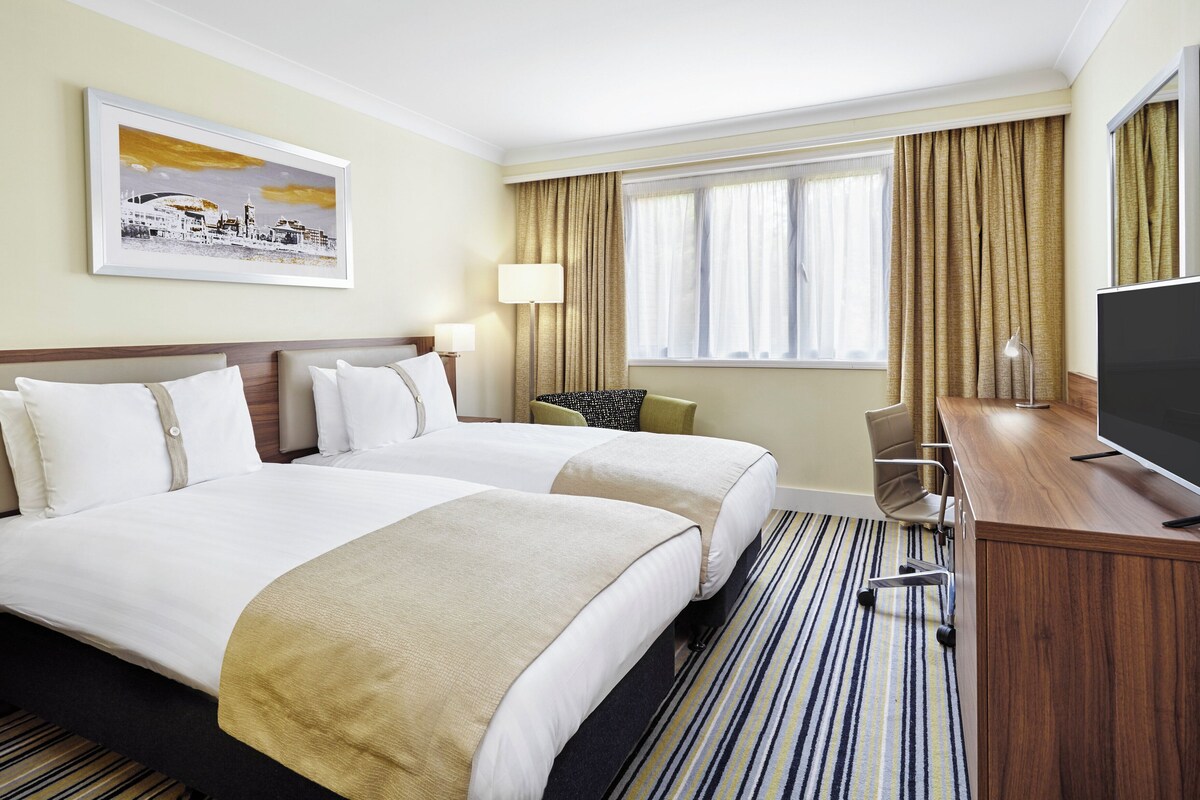In-room safe, desk, laptop workspace, iron/ironing board