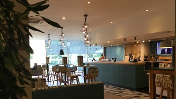 Bar (en la propiedad)