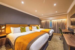 客房内保险箱、遮光窗帘、隔音、熨斗/熨衣板