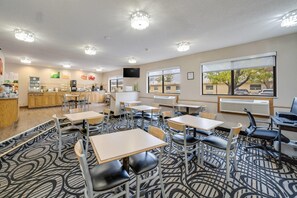Free daily buffet breakfast - Quality Inn & Suites Sioux Falls South (Sioux Falls)