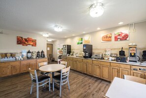 Free daily buffet breakfast - Quality Inn & Suites Sioux Falls South (Sioux Falls)