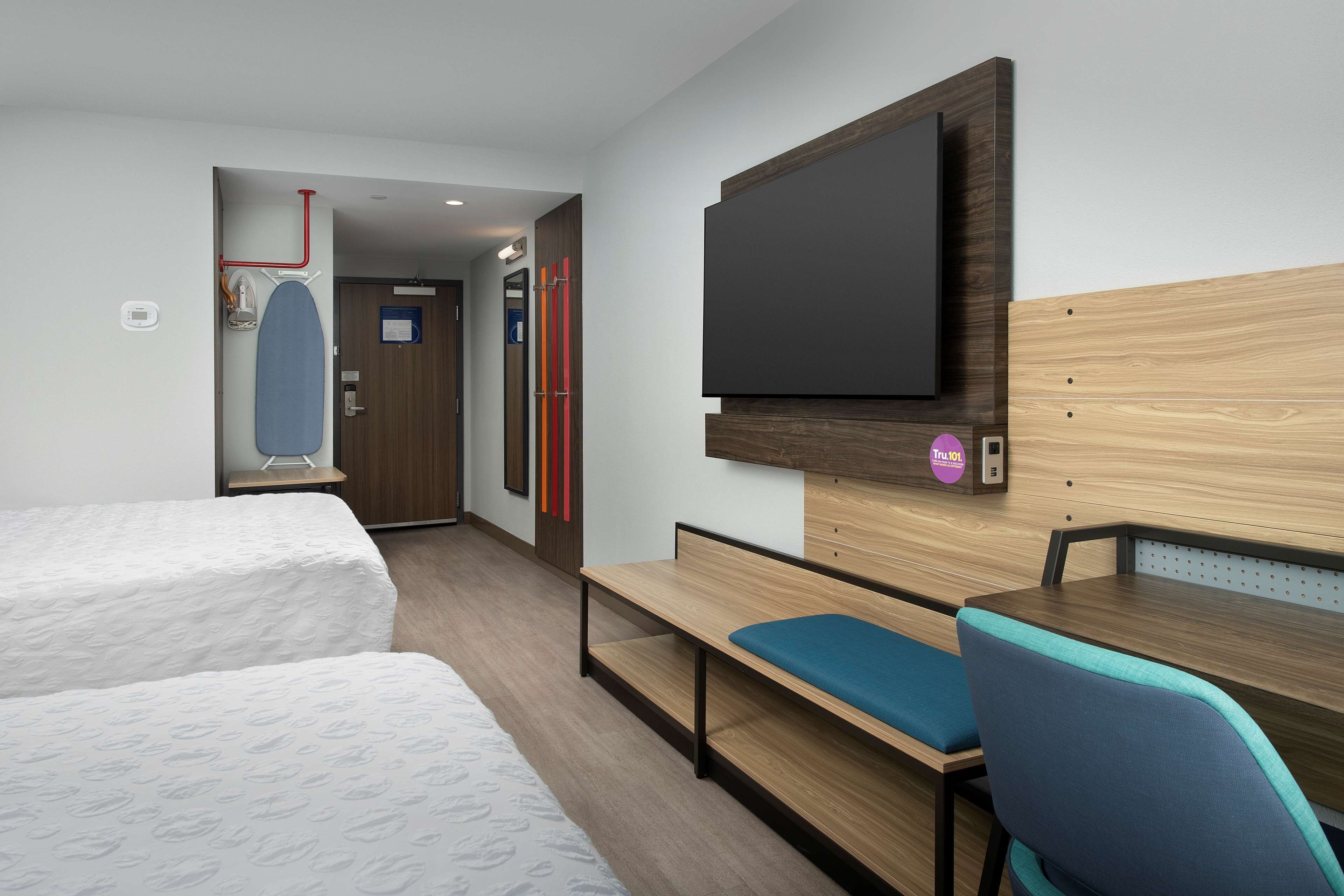 desk, soundproofing, iron/ironing board, free wifi