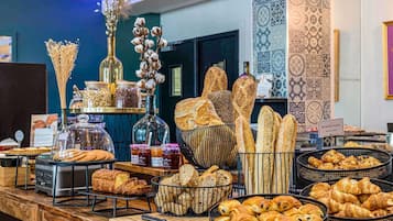 Morgenmadsbuffet hver dag (19.9 EUR pr. person)