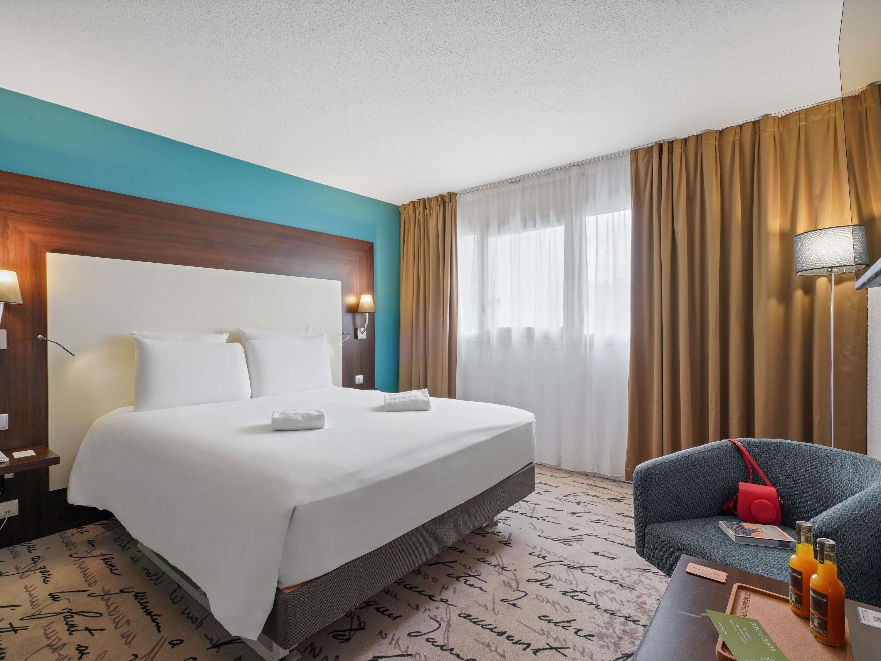 Privilege, Zimmer, 1 Doppelbett | Hochwertige Bettwaren, Minibar, Schreibtisch, schallisolierte Zimmer