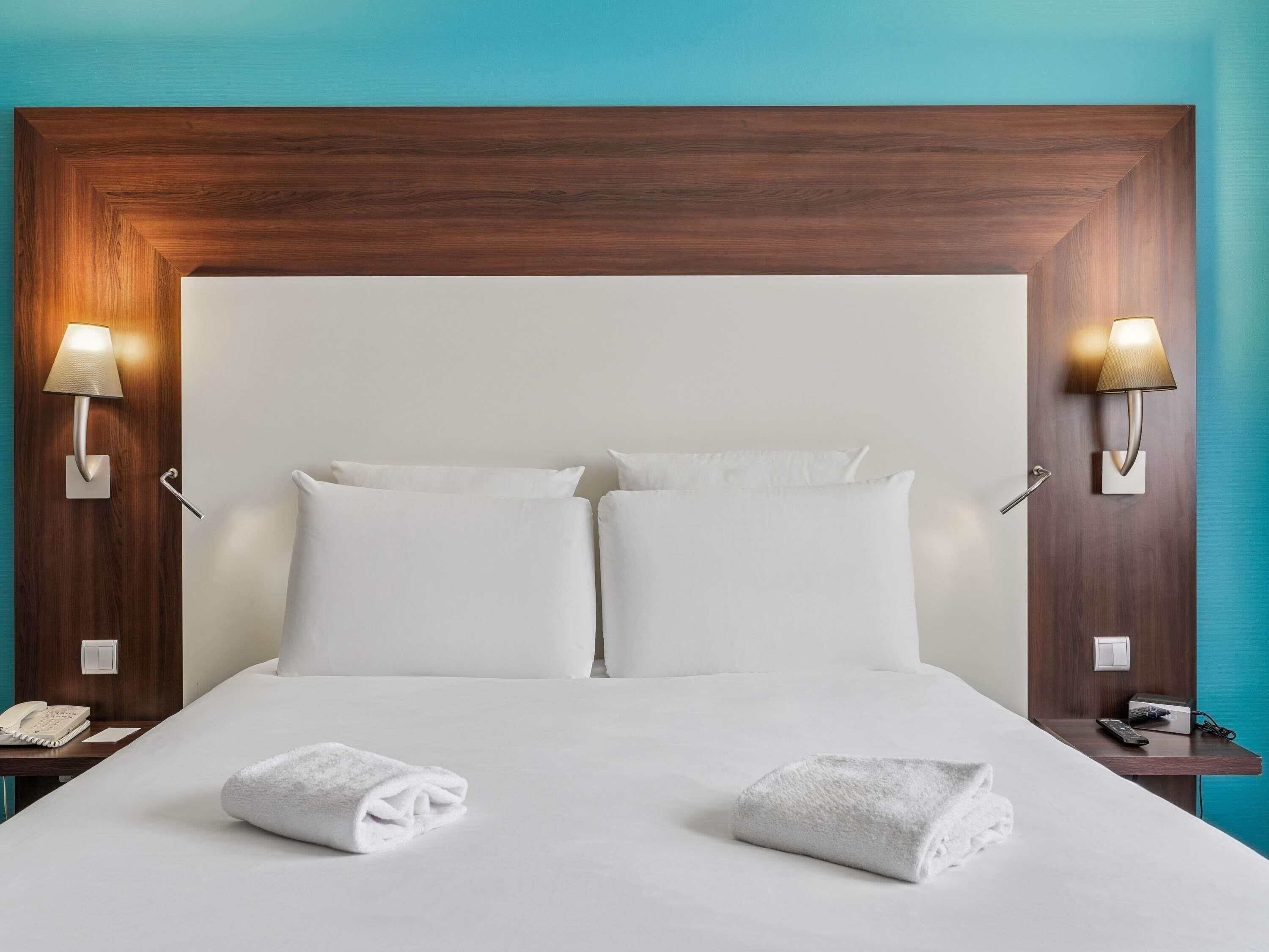 Privilege, Room, 1 Double Bed | Premium bedding, minibar, desk, soundproofing