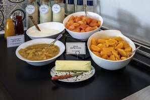 Daily buffet breakfast (EUR 19.9 per person)