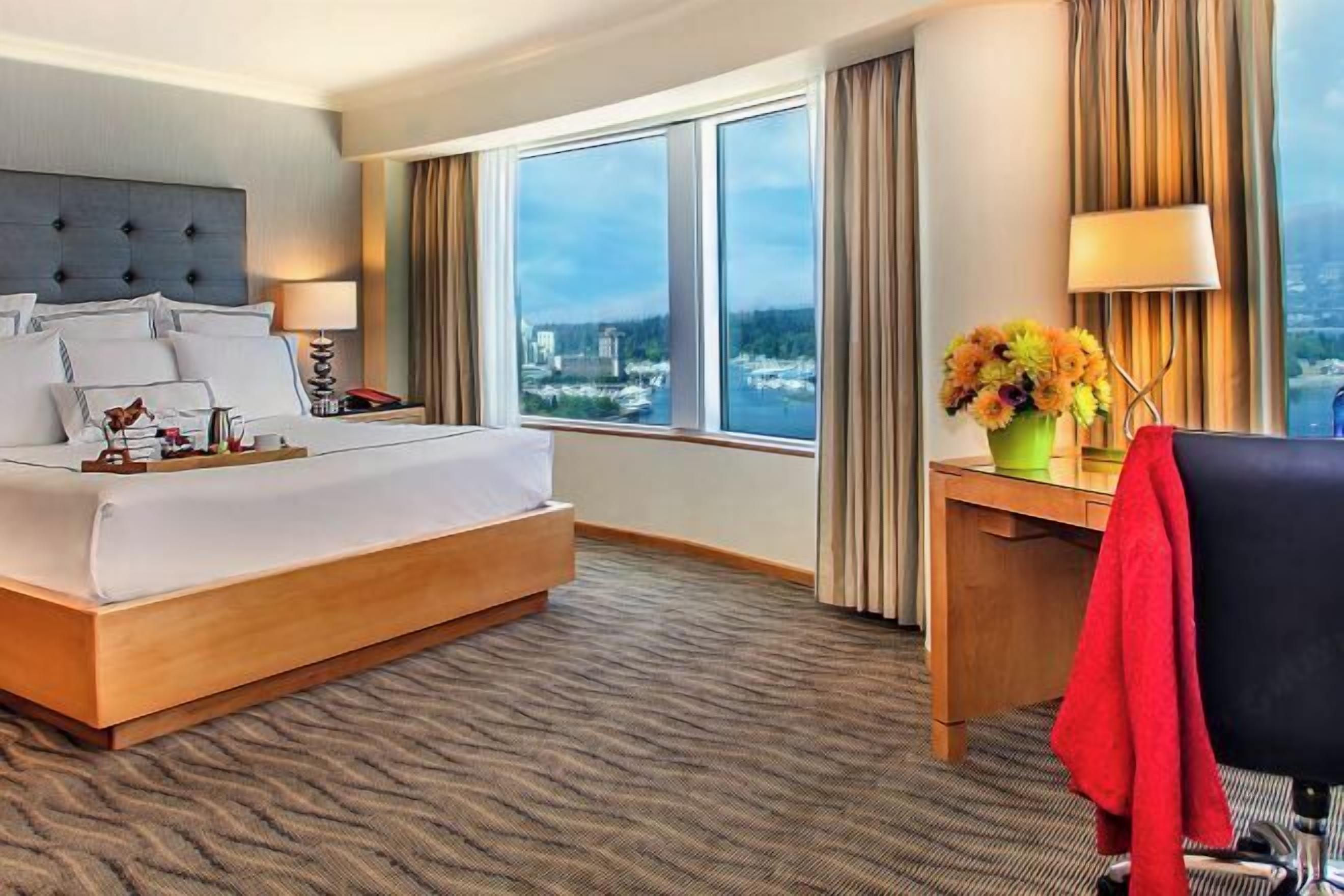 Hochwertige Bettwaren, Daunenbettdecken, Pillowtop-Betten, Zimmersafe