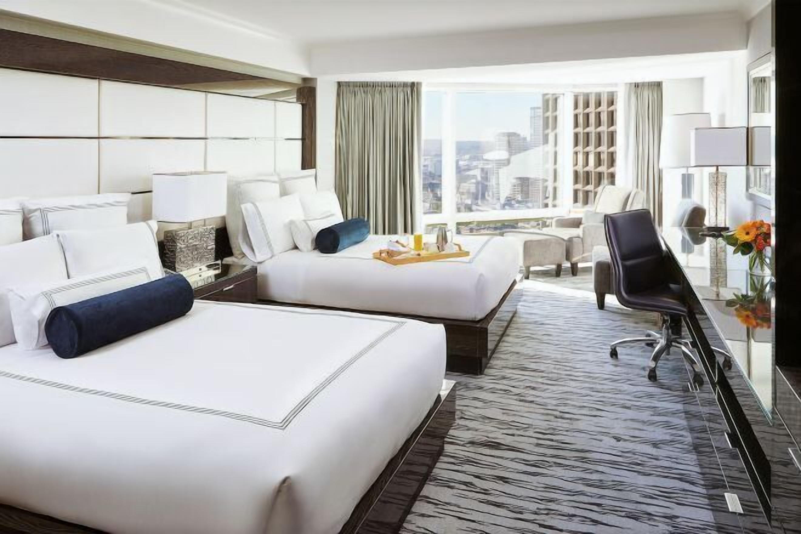 Hochwertige Bettwaren, Daunenbettdecken, Pillowtop-Betten, Zimmersafe