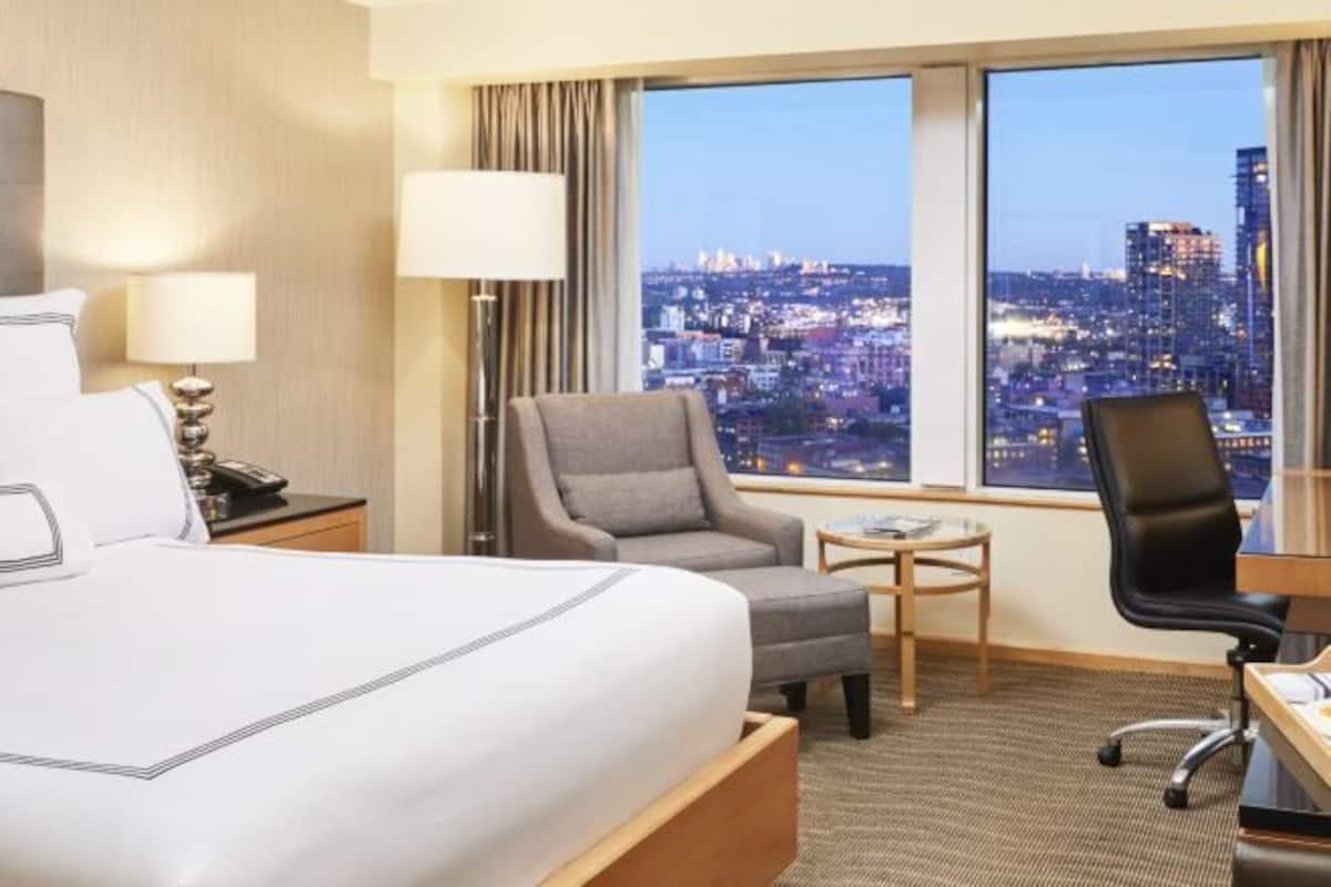 Hochwertige Bettwaren, Daunenbettdecken, Pillowtop-Betten, Zimmersafe