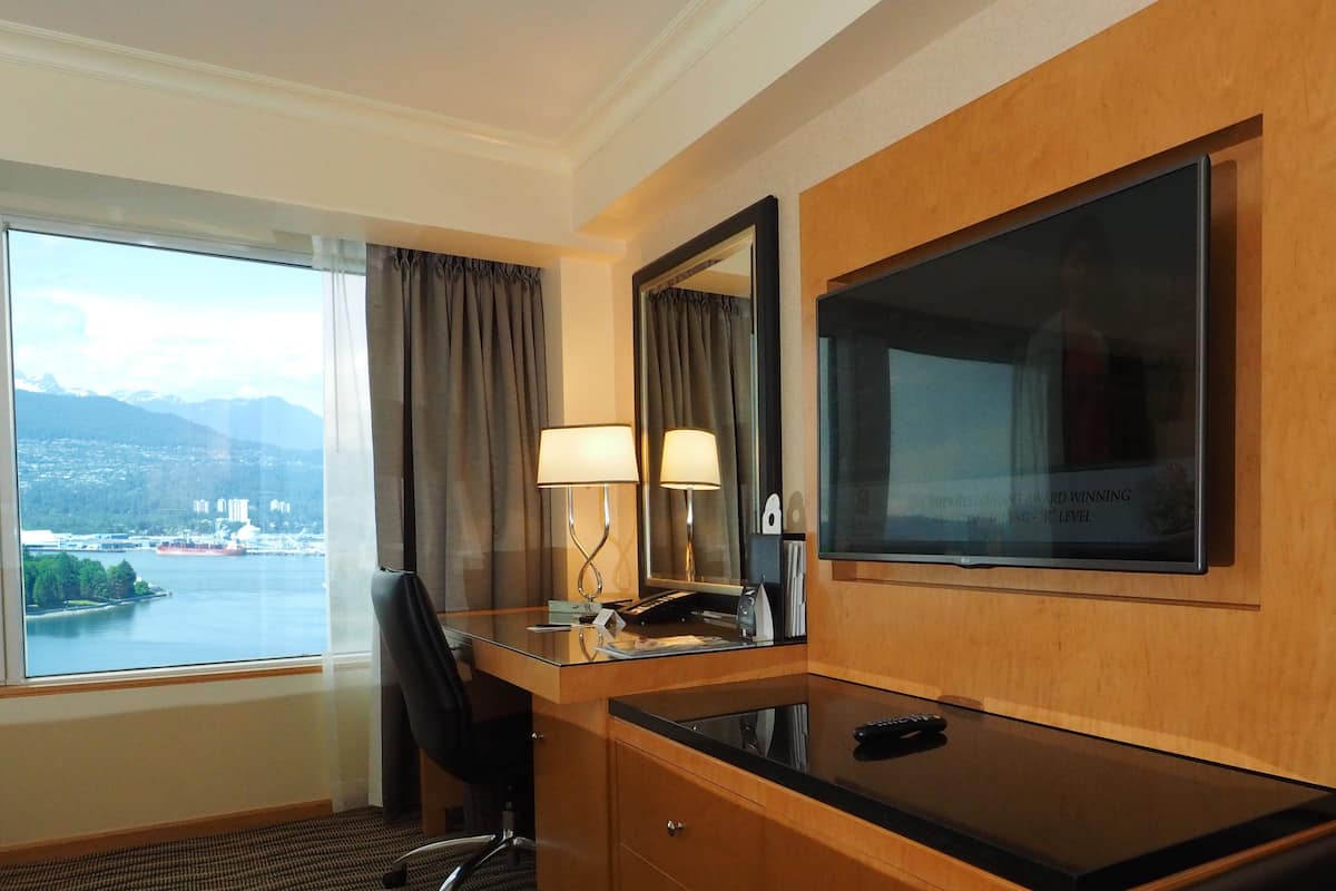 premium bedding, down duvets, pillow-top beds, in-room safe