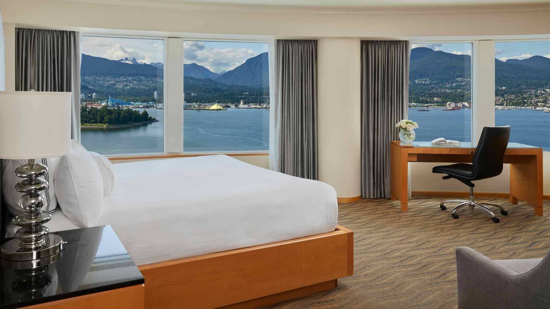 Premier Room, 1 King Bed | Premium bedding, down duvets, pillow-top beds, in-room safe