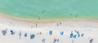 那不勒斯海滩俱乐部，四季酒店