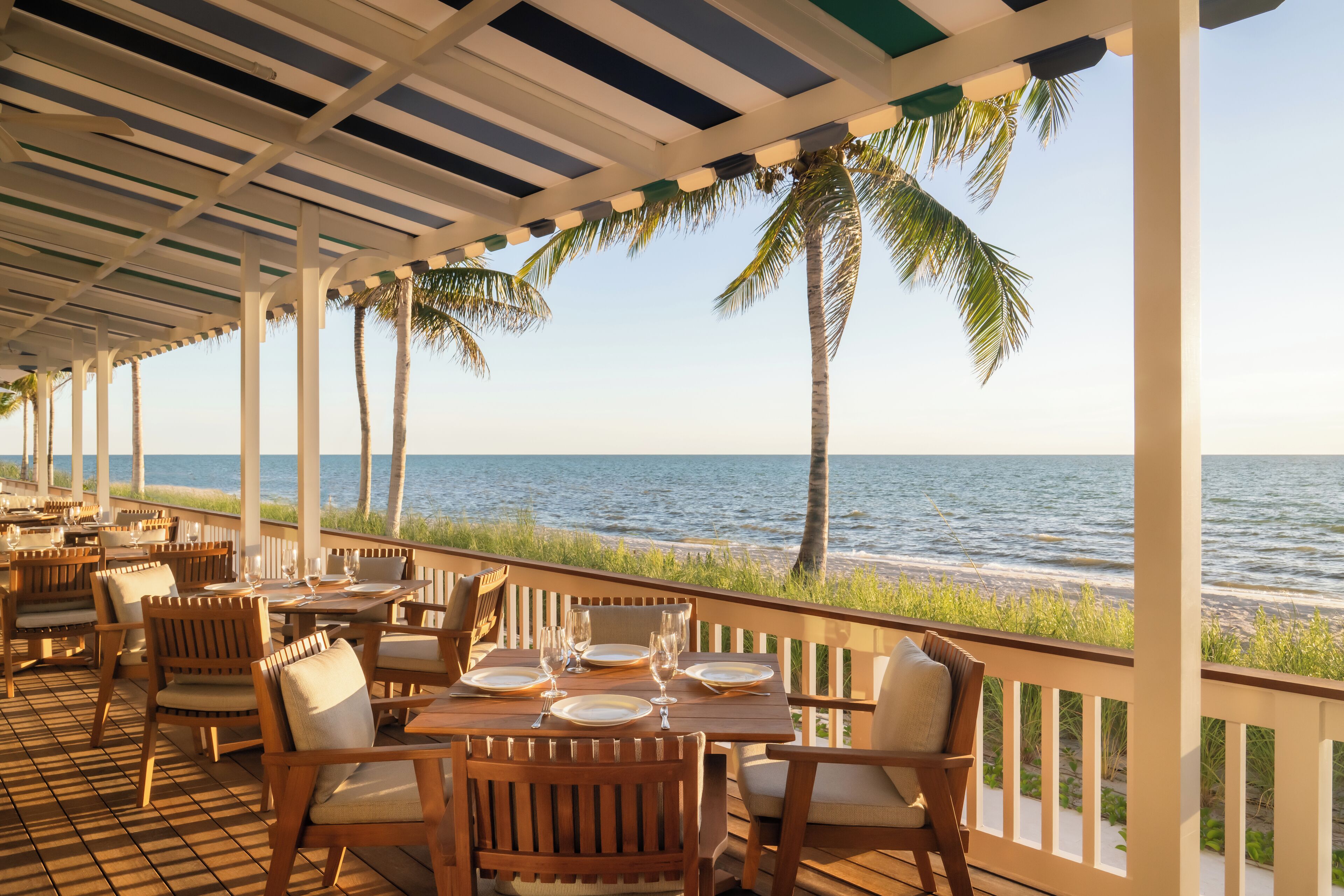 2 restauranter, frokost serveres