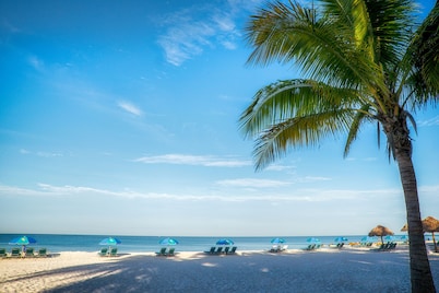 Naples Beach Club, a Four Seasons Resort