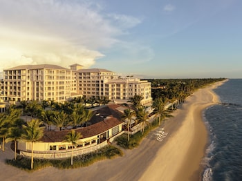 Naples Beach Club, A Four Seasons Resort