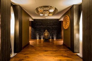 Salle de soins pour les couples, sauna, spa, bain de vapeur