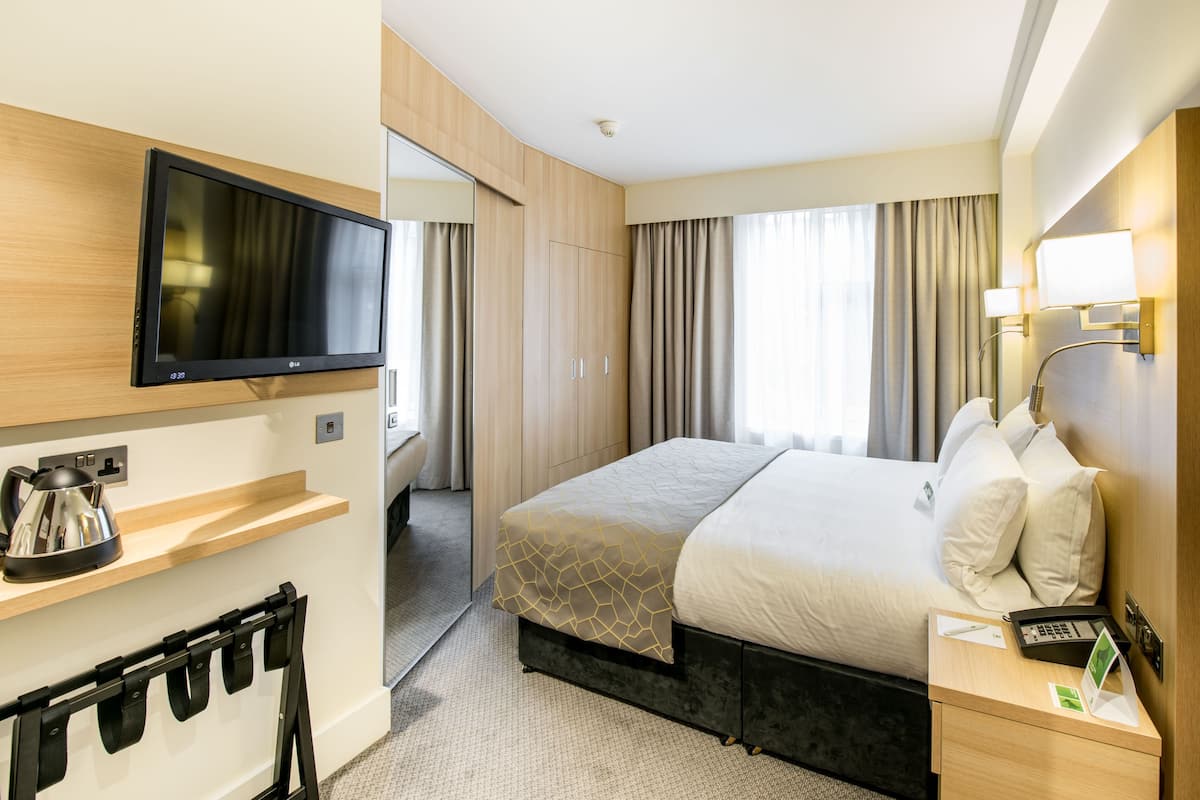 In-room safe, iron/ironing board, rollaway beds, free WiFi