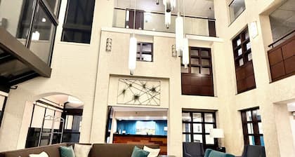 Best Western Plus Indianapolis North at Pyramids