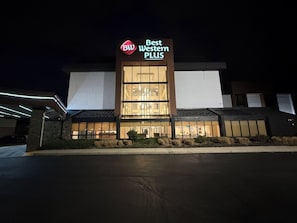 Front of property - Best Western Plus Indianapolis North at Pyramids (Indianapolis)