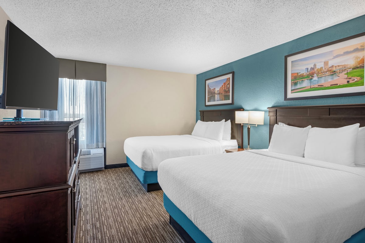 Suite, 2 Queen Beds, Non Smoking, Refrigerator & Microwave