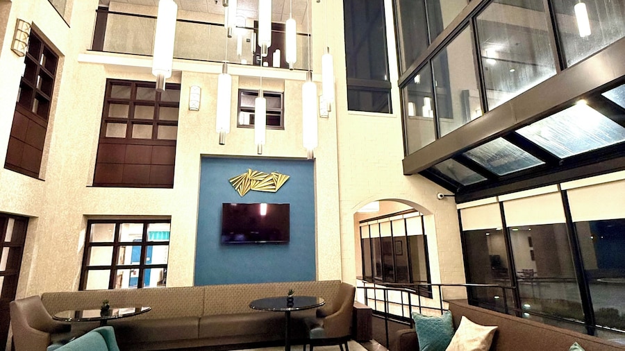 Best Western Plus Indianapolis North at Pyramids
