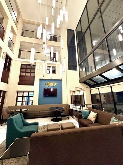 Best Western Plus Indianapolis North at Pyramids