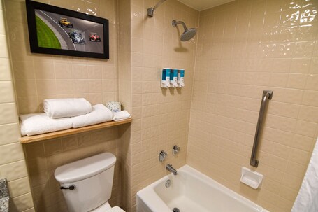 Best Western Plus Indianapolis North at Pyramids - Image 18
