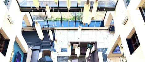 Sala de estar en el lobby