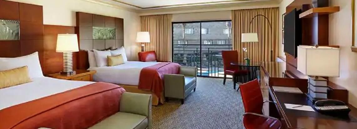 Hochwertige Bettwaren, Betten mit Memory-Foam-Matratzen, Zimmersafe