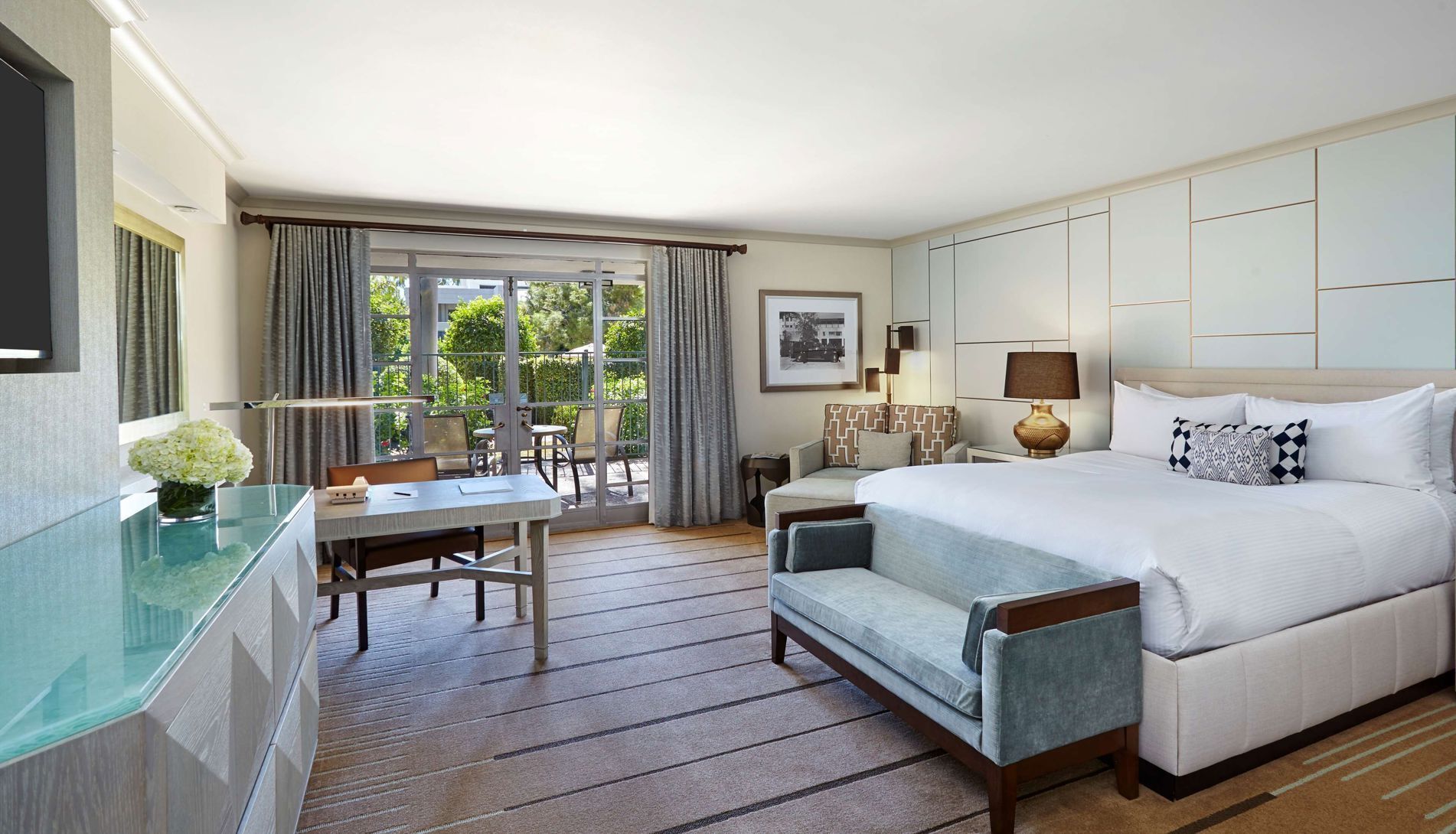 Hochwertige Bettwaren, Betten mit Memory-Foam-Matratzen, Zimmersafe