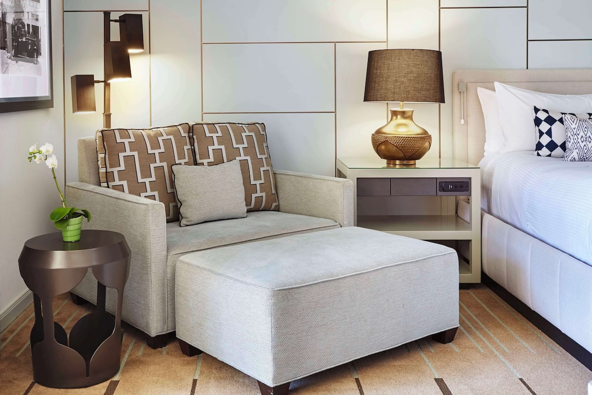 Room, 1 King Bed, Balcony (Resort, Balcony/Patio) | Living area