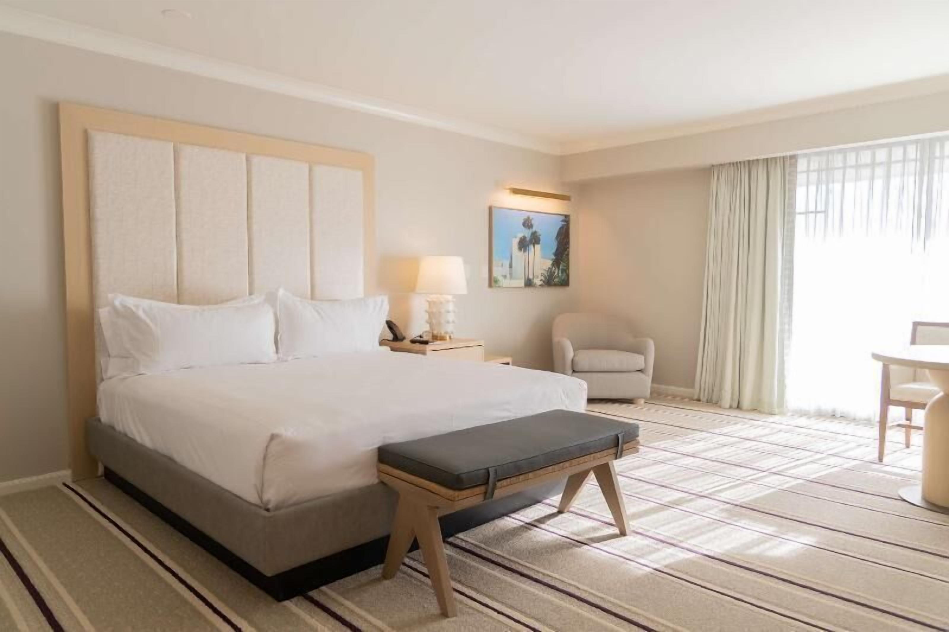 Hochwertige Bettwaren, Betten mit Memory-Foam-Matratzen, Zimmersafe