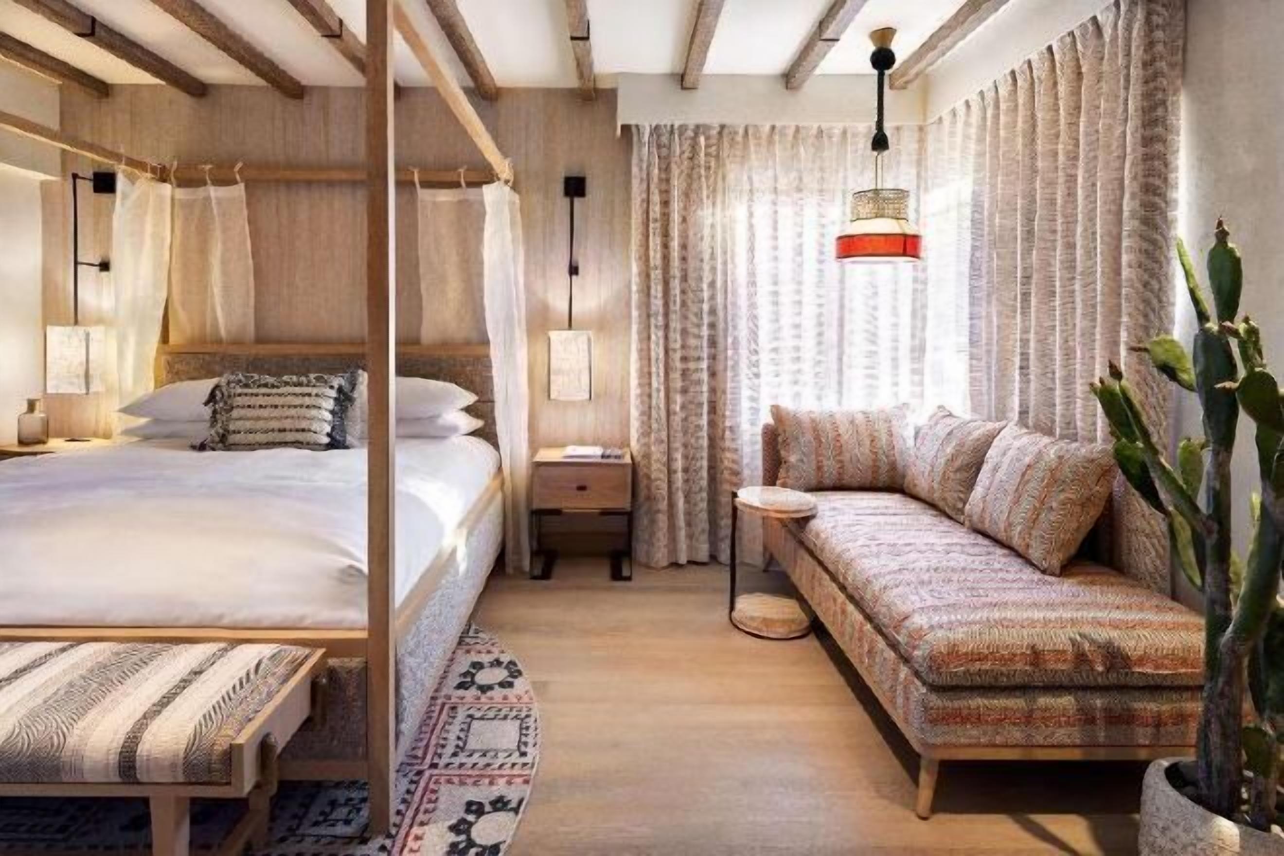 Hochwertige Bettwaren, Betten mit Memory-Foam-Matratzen, Zimmersafe