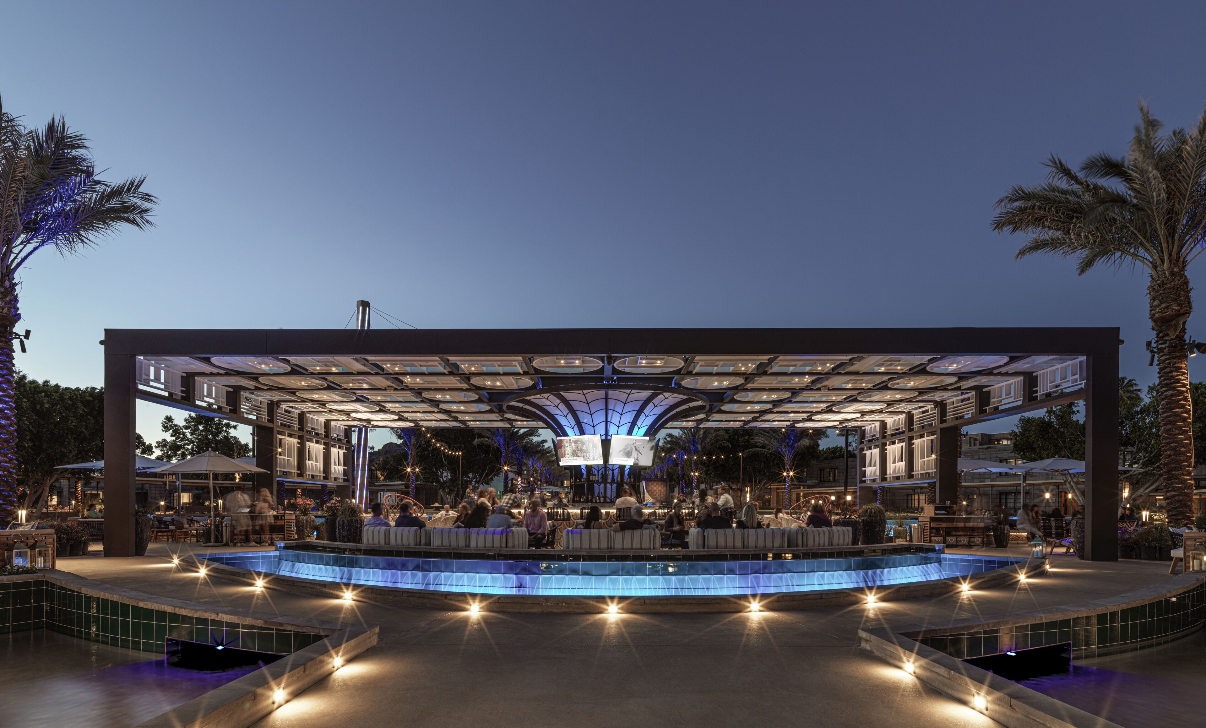 cocktail bar, pool views, open daily