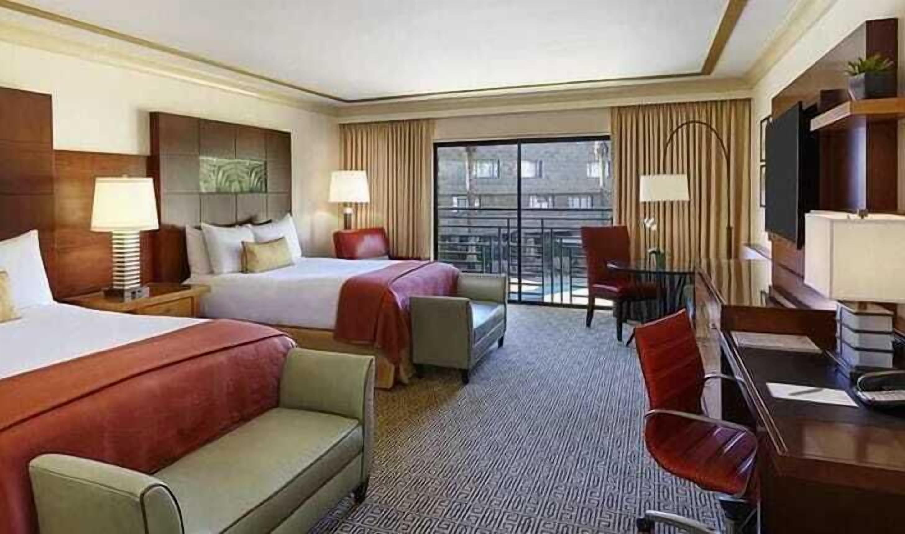 Hochwertige Bettwaren, Betten mit Memory-Foam-Matratzen, Zimmersafe